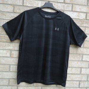 SIZE 2XL. Under Armour heat gear loose coupe t-shirt.